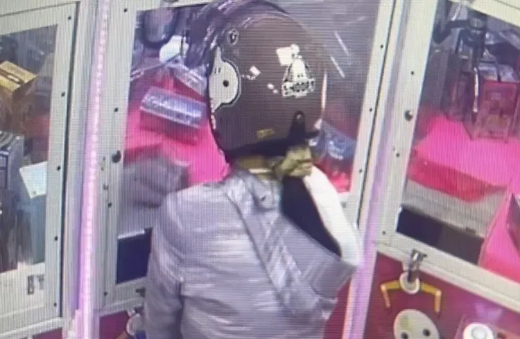 楊女使用強力磁鐵犯案。警方提供