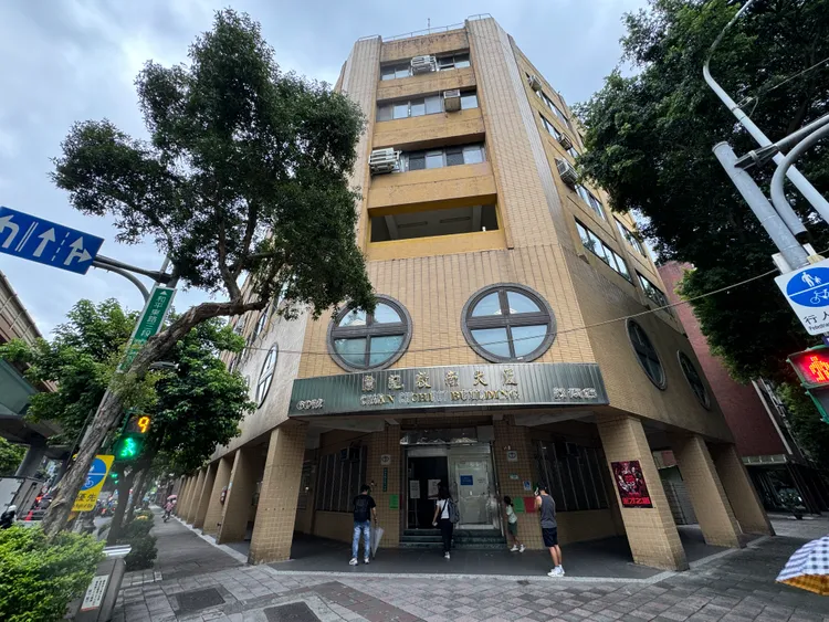 詹記麻辣鍋位於敦化南路上，是不少藝人及現下年輕人熱愛名店。特勤中心攝