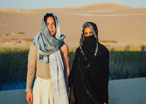 陳勢安太幸福了!合體埃及混血美女 安撫3隻駱駝談感情