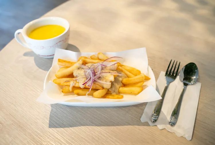 「MOS Collection餐具系列」裝盤示意。摩斯漢堡提供