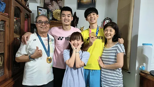 王齊麟po全家合照含女友　求私人空間「出門就有人跟蠻可怕的」