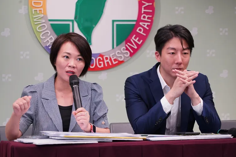 簡舒培質疑，身為當時最高首長，難道柯文哲至今還是不出面回應嗎？記者彭欣偉攝