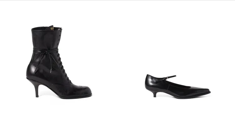 Miu Miu皮革短靴（左）7萬3000元、亮面皮革高跟鞋（右）4萬5000元。品牌提供