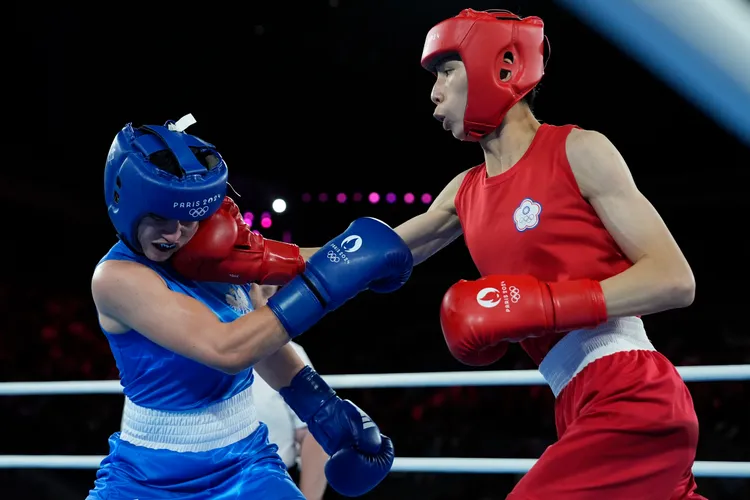 林郁婷痛擊對手。 美聯社