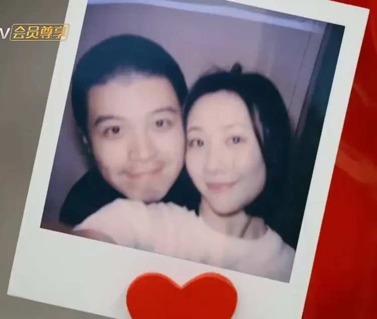 李純在《我家那閨女》節目披露戀愛日常。翻攝微博綜藝微博