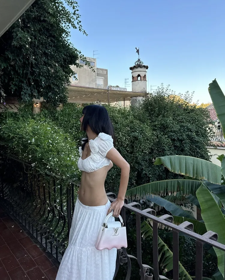有網友發現Lisa膚色似乎變的更加健康。翻攝Lisa IG