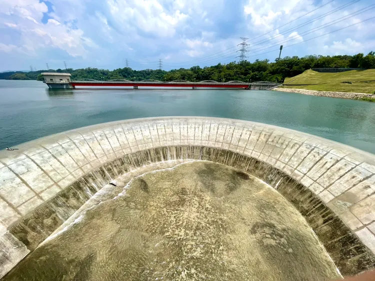 寶二水庫溢洪道溢流堰加高工程已完工。北水分署提供