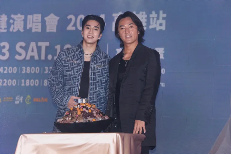 鄭伊健與台灣新生代男神婁峻碩雙帥同台。彭欣偉攝