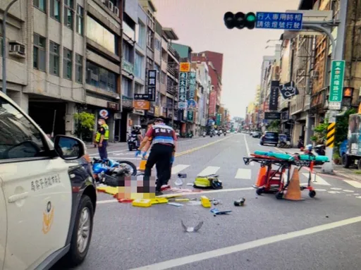 台南重機撞計程車騎士割頸亡 身分曝光竟是名店「阿堂鹹粥」長孫