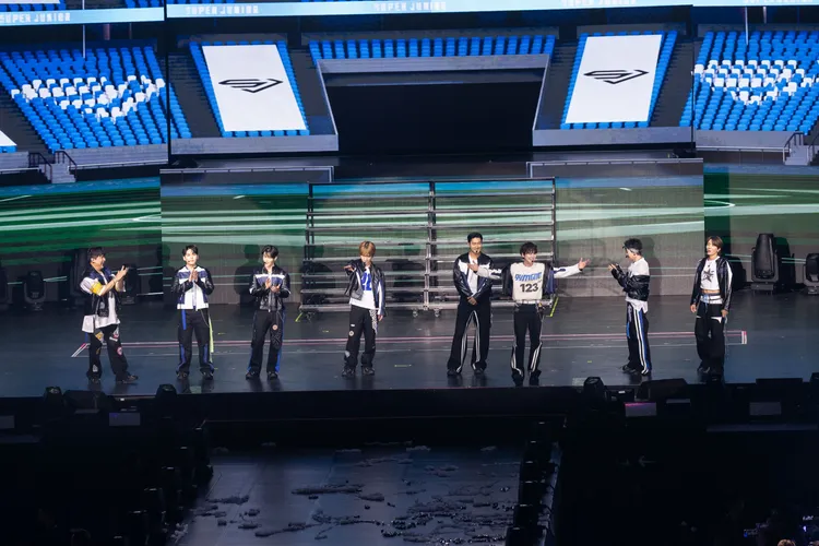 神童（左）被男粉絲告白，大方表示「男生也沒問題」。讀者提供