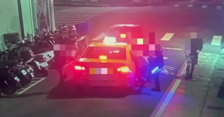 海岳堂幫眾動手後搭計程車逃離。警方提供