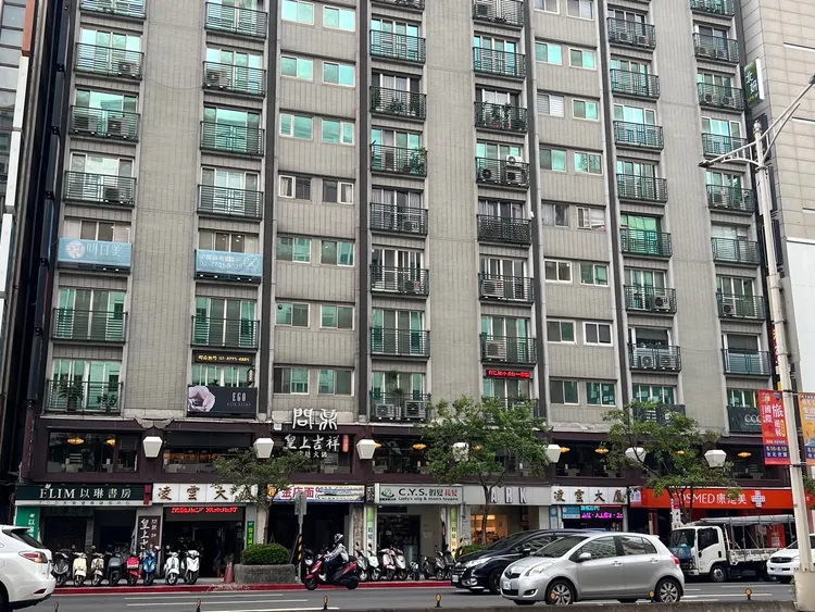 東區店面交易單價創近七年新高。台灣房屋信義安和特許加盟店提供