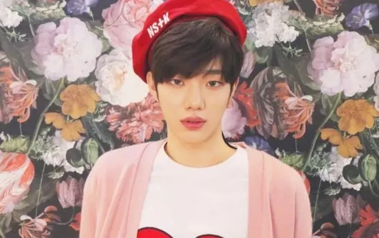 李庚河出道沒多久就爆出猥褻未成年少女退團。翻攝namuwiki