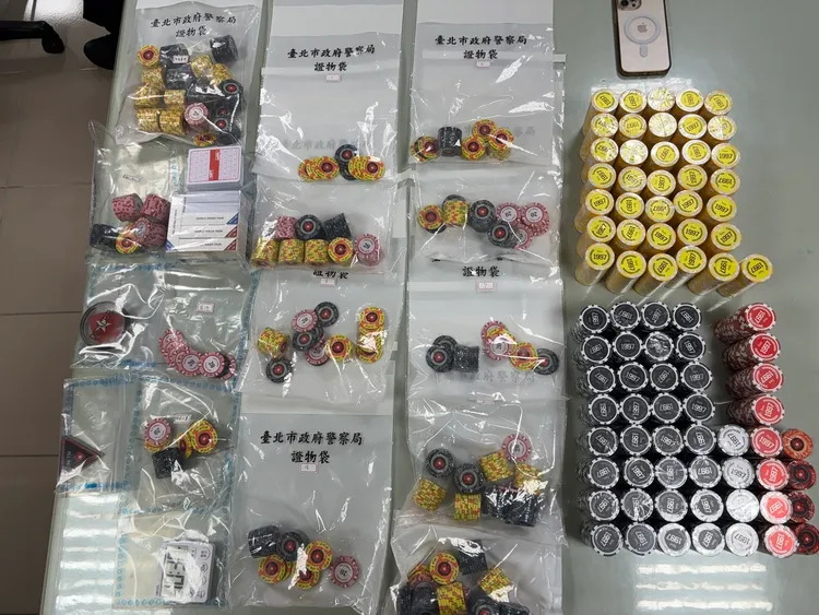 警方查扣賭資賭具。警方提供