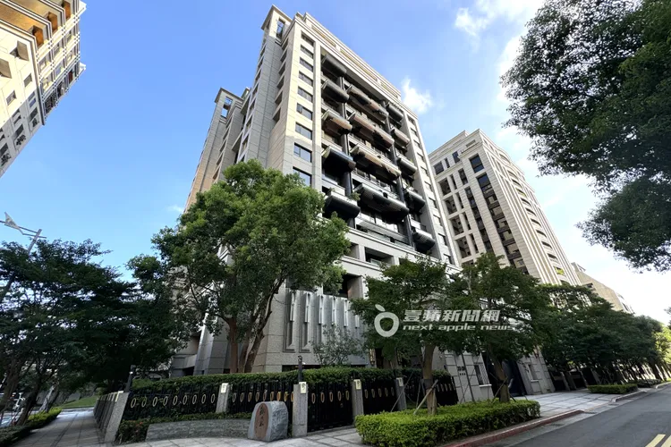 總價7千萬起的「遠雄御東方」住的名人包括，黃少祺、「毛巾小開」賀錫敬、崇偉建設少董潘逸學等。特勤中心攝