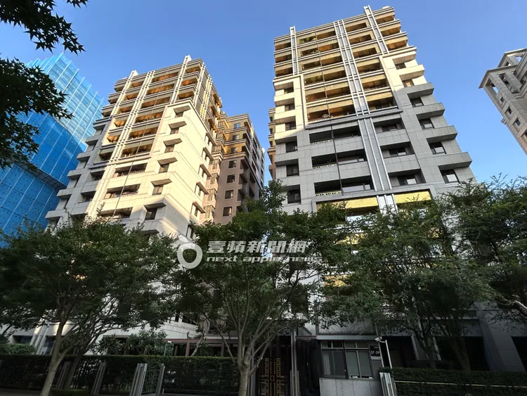 香港大哥洪金寶次子洪天祥與女友劉奕兒住在遠雄新都「四季妍」。特勤中心攝