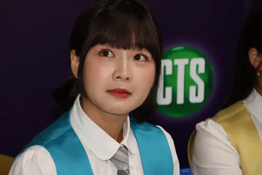 挨批雙面人!籃籃同框2樂天女孩 甜笑曝心境:我很好