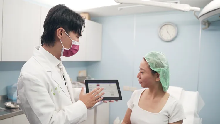 「4D童妍針」不僅為全新人體臨床試驗佐證的再生型膠原蛋白增生劑，還能維持25個月超持久美麗。