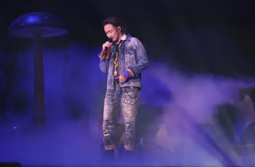 鄭中基突拋震撼彈將離開歌壇 消息一出全網嚇傻