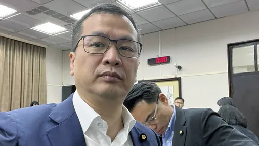 藍民代駁雙面人「陳揮文OOXX回應了」 一箭再射羅智強