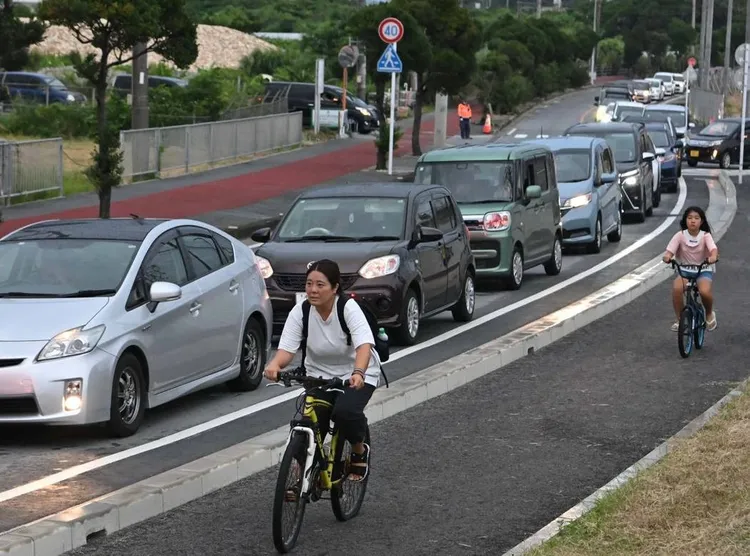 周邊交通打結。翻攝自琉球新報