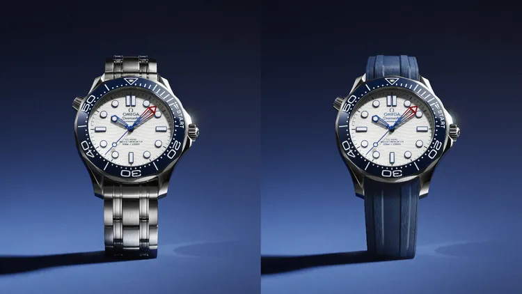 OMEGA海馬系列潛水300米美洲盃特別款，42mm，不鏽鋼錶殼，白色陶瓷錶盤，8805同軸擒縱大師天文台認證機芯，動力儲存55小時，防水深度300米，不鏽鋼錶鏈款21萬5000元、橡膠錶帶20萬4000元。品牌提供
