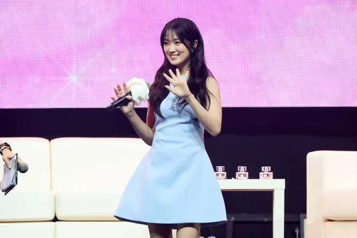 金惠奫來台大喊「善宰啊」土味情話告白　邊佑錫驚喜現身全場暴動