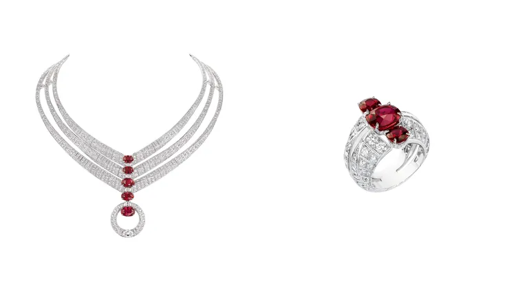 Illusion 18K白金項鍊（左圖），鑲嵌5顆莫三比克橢圓形紅寶石，分別為4.18、3.82、3.59、2.03、2.01 克拉，11 顆1.51克拉橢圓形D VVS1鑽石，2顆橢圓形E VVS2鑽石，橢圓形和明亮式切割鑽石，以及半月形紅寶石；18K白金戒指（右圖），鑲嵌3顆莫三比克枕形切割紅寶石，分別為4.79、1.27和1.15 克拉，以及明亮式切割鑽石。品牌提供