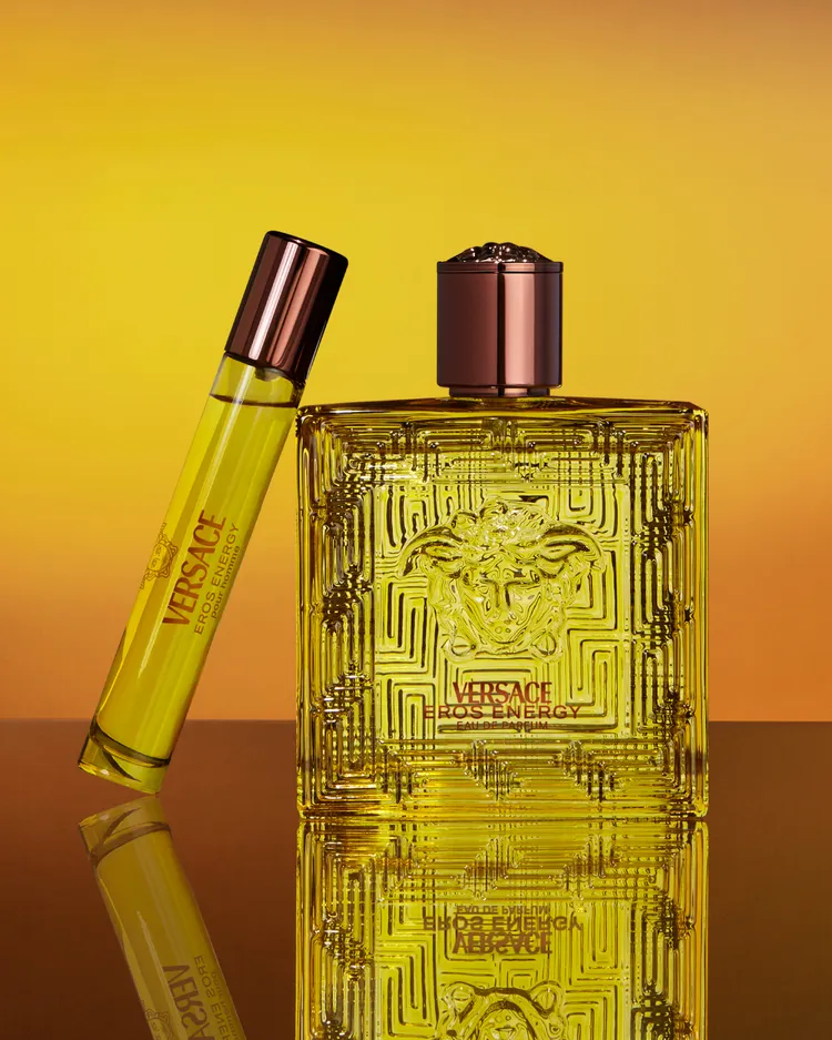 VERSACE香水新品靈感來源於地中海海岸線美景。品牌提供