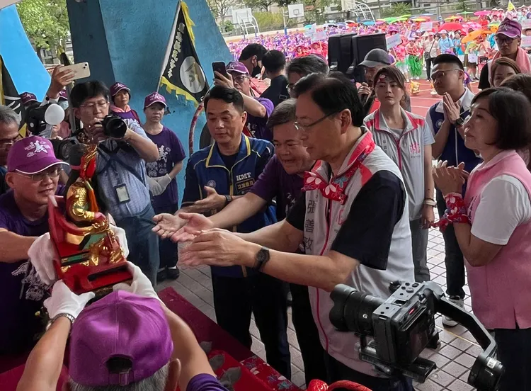 桃園客家義民祭首邀義民爺出巡。平鎮區公所提供