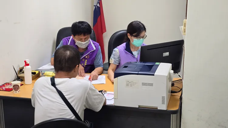 羅姓男子積欠勞健保費、勞工退休金及稅款共134萬元，日前遭到管收，不到3天家人就辦理分期繳納帶他回家。行政執行署彰化分署提供