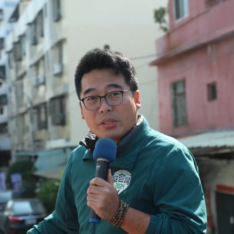 邱俊憲指出，不是後悔罷免，是後悔2018就投錯了吧。取自邱俊憲臉書