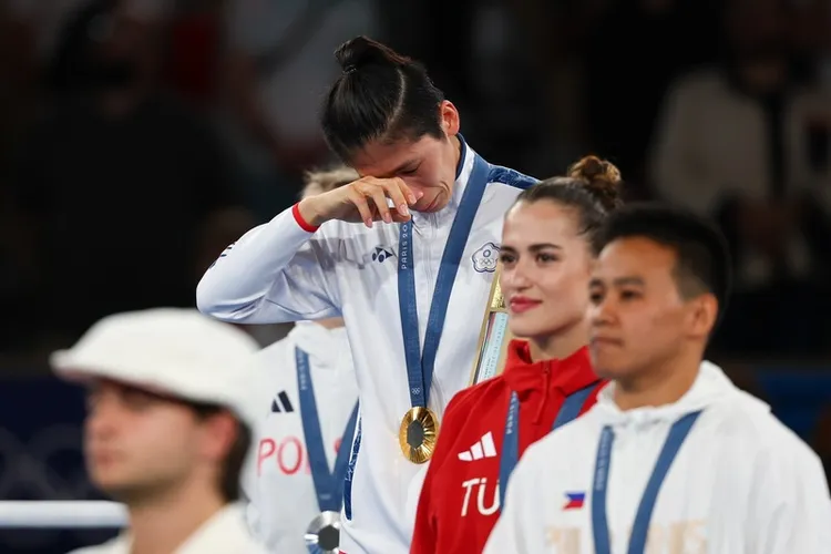 林郁婷頒獎時淚崩。  中央社