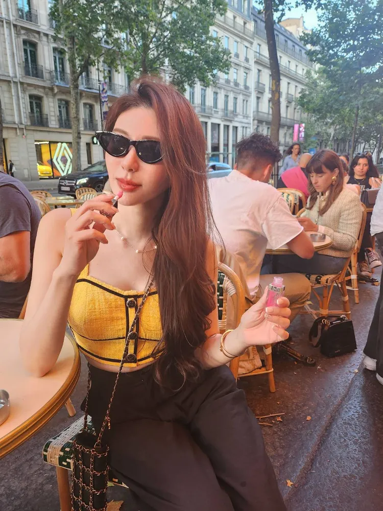 王瀅在豪宅開直播，成流量王。鏡藝宏海提供