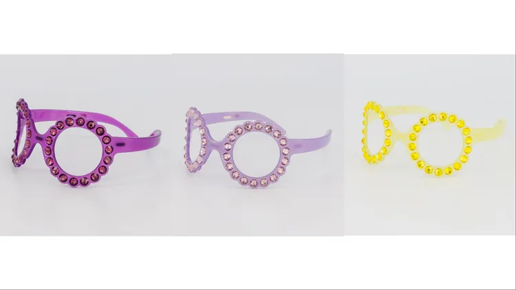 太陽眼鏡造型髮箍，各9000元。品牌提供