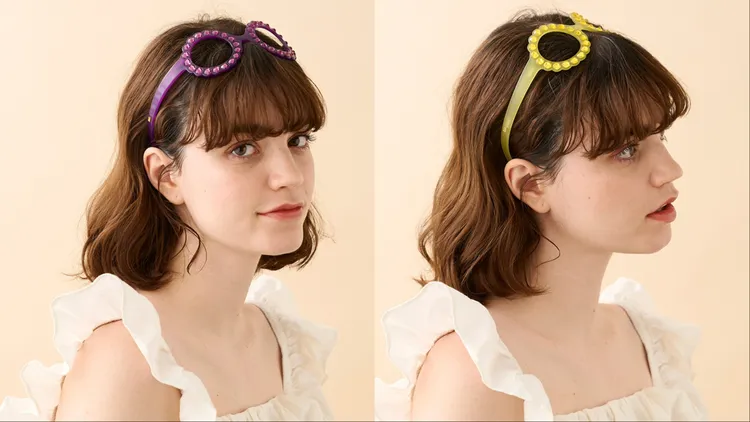 亞歷山卓將髮箍做成太陽眼鏡造型。品牌提供