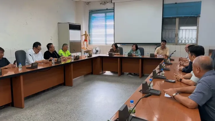 許銘春拜訪高雄市工會，正式投入2026高雄市長黨內初選。翻攝畫面