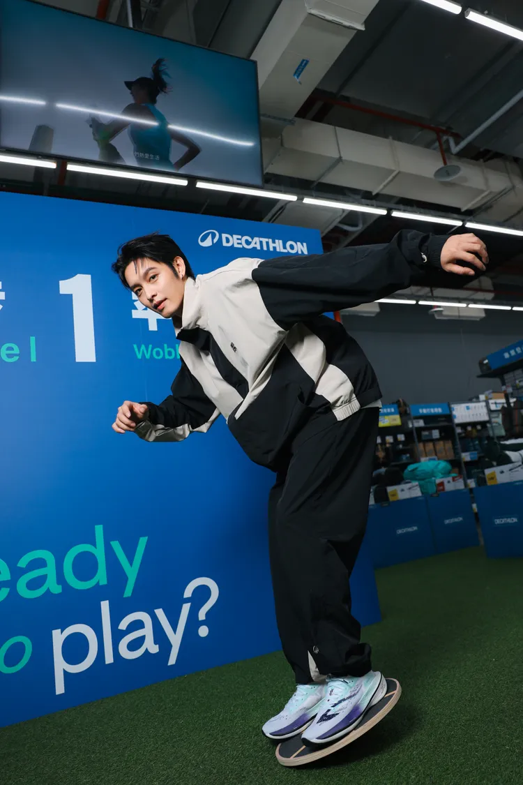 曹佑寧跳戰平衡板。品牌提供