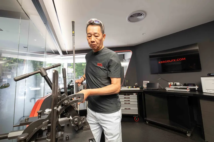 客製化組桿，讓顧客可以根據個人需求訂製專屬球桿。業者提供