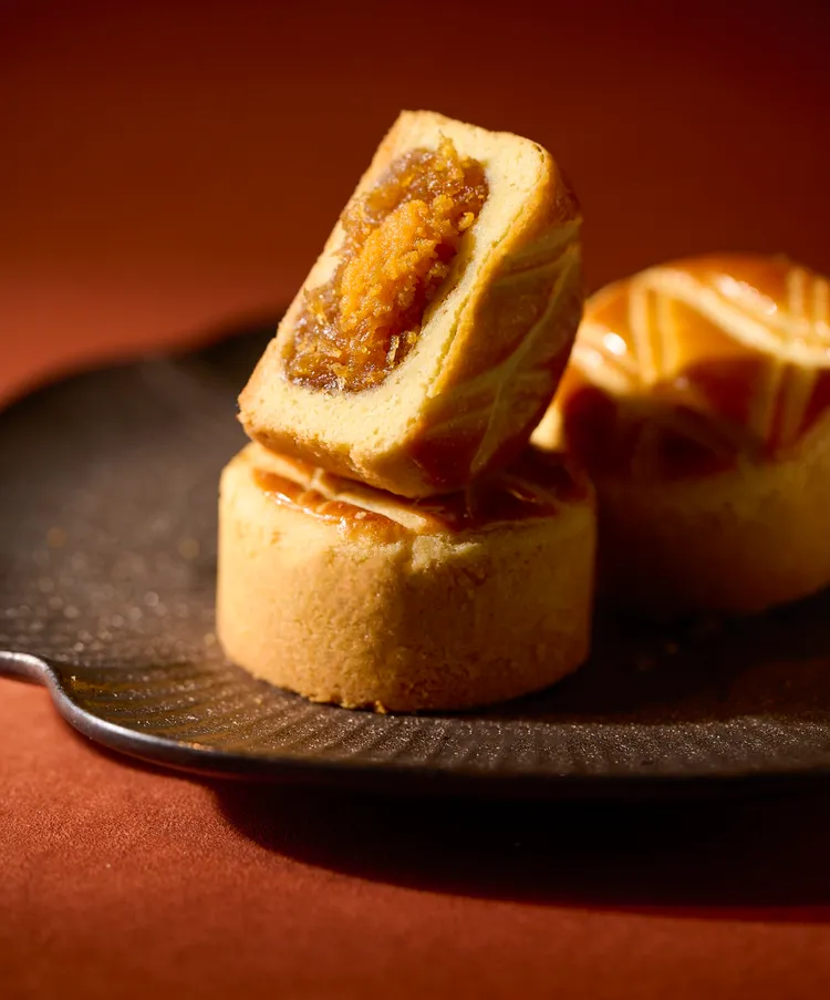 「金鑽月餅」在酸、甜、鹹的多層次味道中，創造出黃金比例的完美風味。業者提供