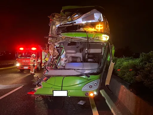 國1彰化段4車追撞!統聯大客車7人受傷 聯結車疑肇事逃逸