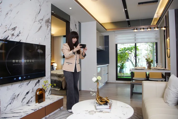 黃文柔從基層做起，經歷了將近10年磨練才擔任執行長，對她而言在基層工作讓她更能了解住戶需求，同理心利他思維，一步步地邁向品牌革新。葉家銘攝