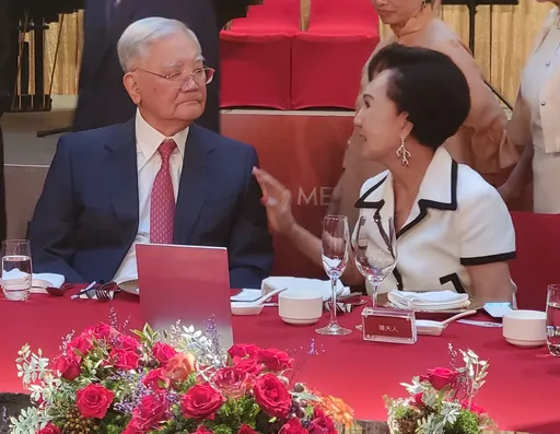 60週年鑽石婚連方瑀深情告白「戰哥」 婚宴菜色曝光