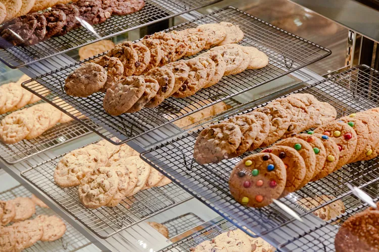 「Mrs. Fields」美式餅乾。「Mrs. Fields 」提供