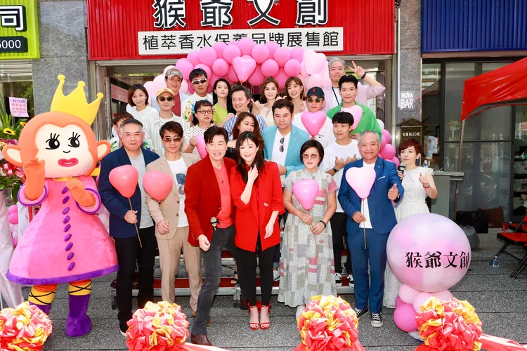 星友們翁家明、王燦、江俊翰、王瞳等今天到場支持文汶、吳皓昇夫妻。民視提供