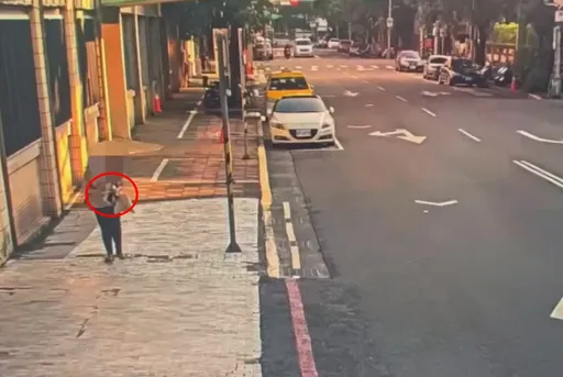 母親遺物置超商傘架遭竊　女賊順手牽羊隔日又出現遭逮