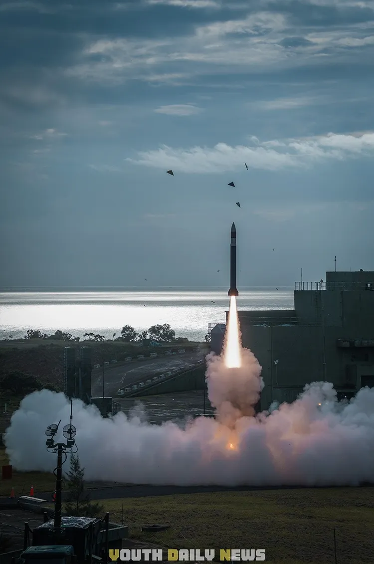 國防部今於中科院九鵬基地，試射天弓三型防空飛彈。青年日報臉書