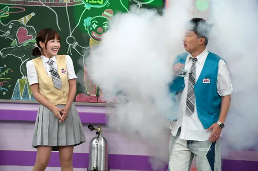 跟張立東關係 籃籃手比愛心「超級喜歡」