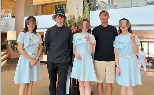 49歲黃立行與吳建豪打小白球!網驚見他冒白髮「變得慈祥了」