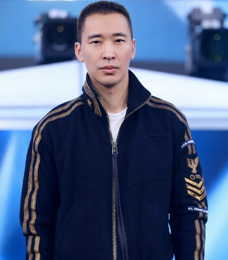 黃立行5年前擔任選秀節目《創造營2019》導師。翻攝《創造營2019》微博